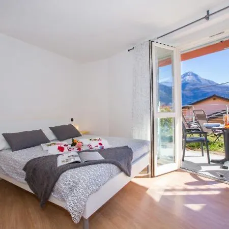 Sleeps 3 Pool Pianello Del Lario